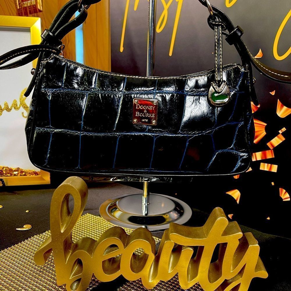 🔥👜🔥DOONEY & BOURKE 🔥👜🔥You see me! 👜❣️👜 Doing what I do!